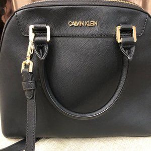 AUTHENTIC & NEW CALVIN KLEIN BLACK BEAUTY PURSE.